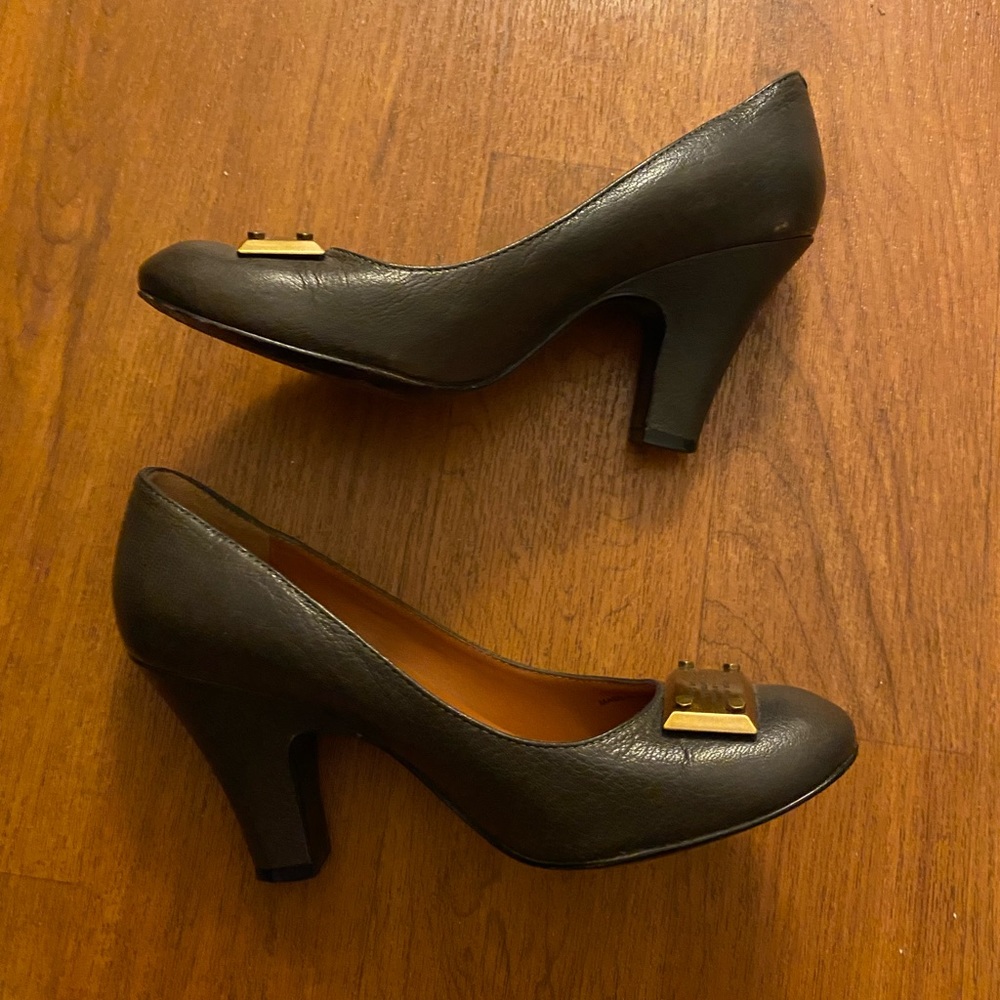 Marc Jacobs Gray Leather Pumps Size 7